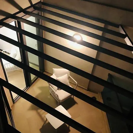 Luxury El Apartment